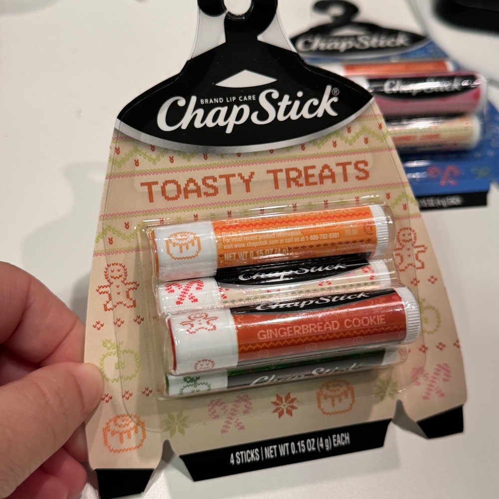 ChapStick Winter Holiday Collection Lip Balm Toasty Treats &Cozy Comfort 4x2=8Pk - Picture 4 of 5